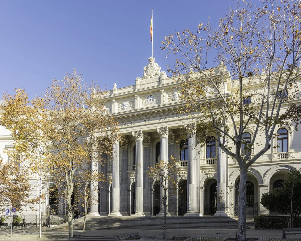 Es oficial: la nueva Cuenta de Ahorro e Inversión dejará sin tributar hasta 10.000 euros de ganancias si el dinero se queda cinco años: así funciona y cuándo se podrá abrir
