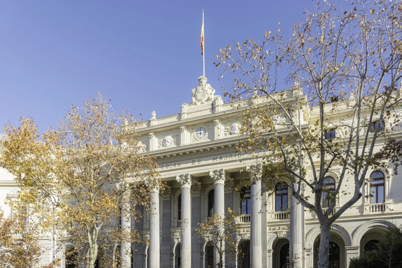 Es oficial: la nueva Cuenta de Ahorro e Inversión dejará sin tributar hasta 10.000 euros de ganancias si el dinero se queda cinco años: así funciona y cuándo se podrá abrir