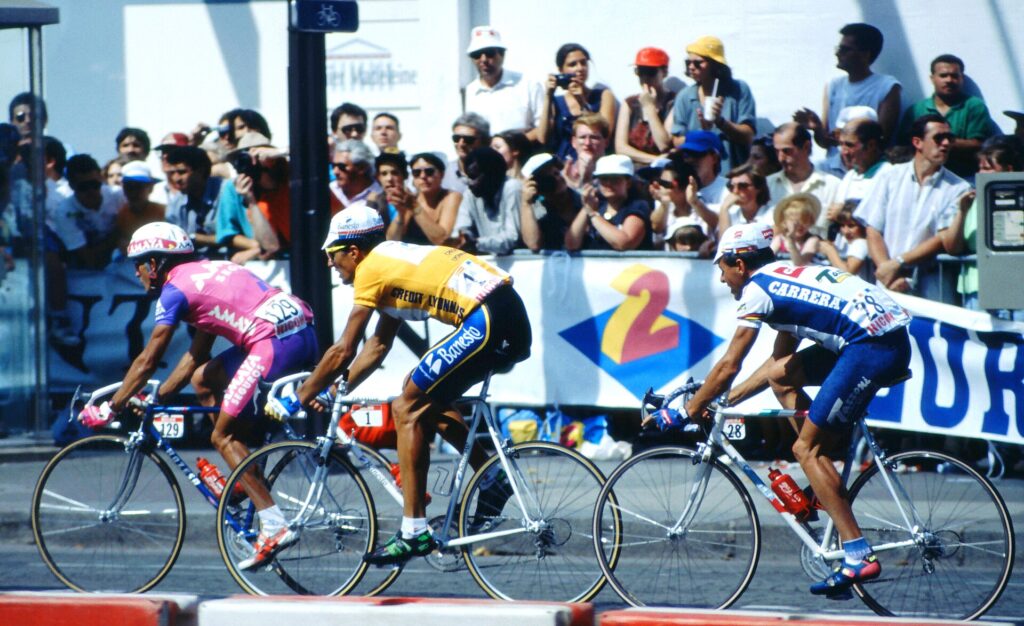 Induráin, sobre el ciclismo de hoy: «En mi época había etapas de seis a ocho horas; ahora la televisión marca que sean más cortas»