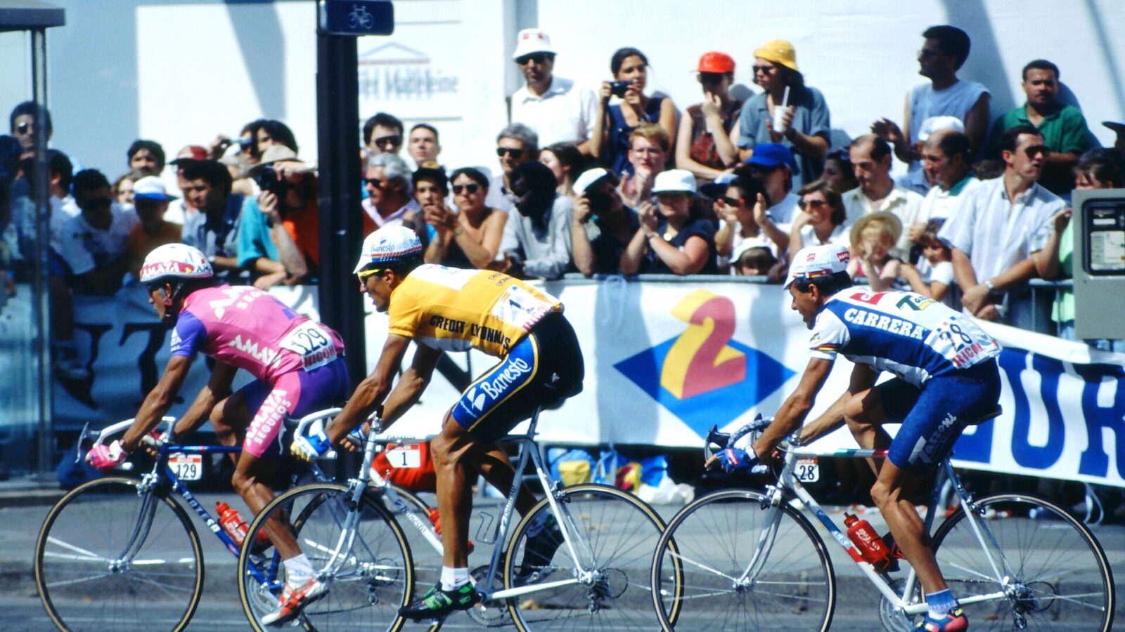 Induráin, sobre el ciclismo de hoy: «En mi época había etapas de seis a ocho horas; ahora la televisión marca que sean más cortas»