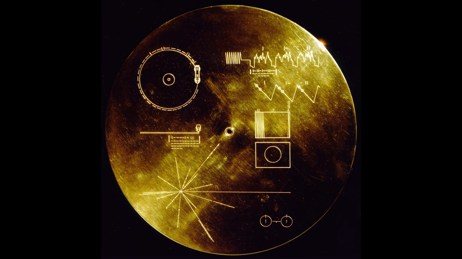 ¿Hasta dónde puede llegar algo fabricado por nosotros? El 18 de noviembre, la Voyager 1 estará a un día-luz de la Tierra, con un disco de oro que habla 55 idiomas