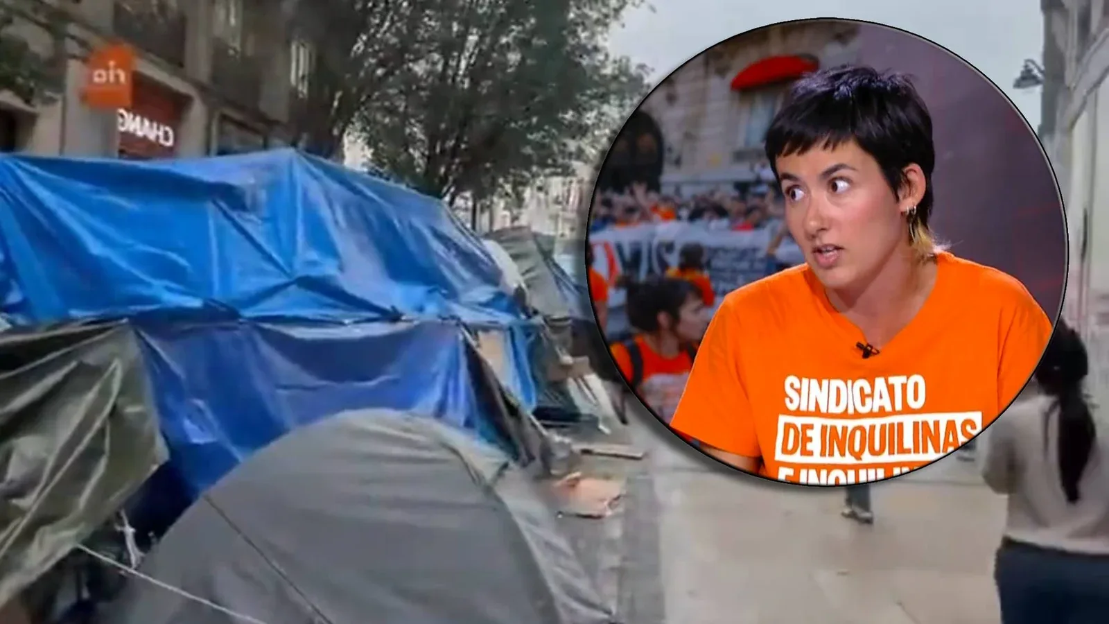 Alicia del Río, portavoz del Sindicato de Inquilinas, junto a la acampada de la Puerta del Sol