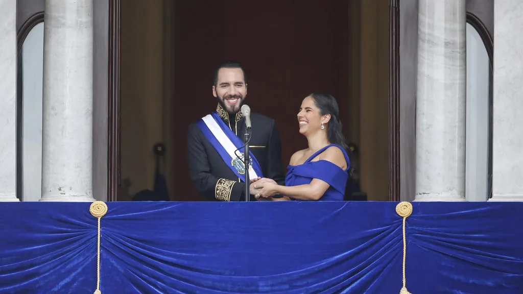 Nayib Bukele en el balcón del Palacio Nacional en su investidura de 2024