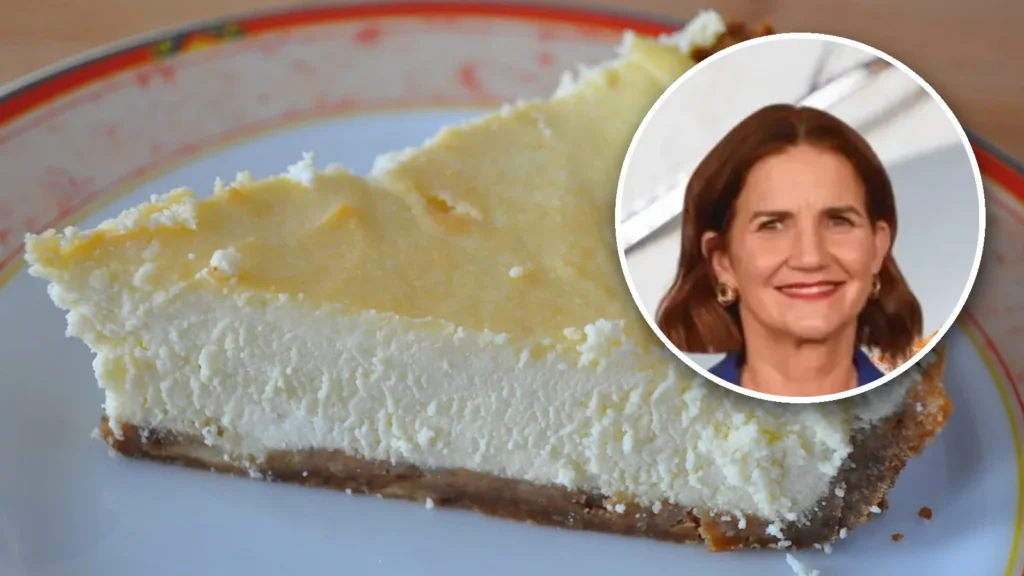 Tarta de queso al horno y, en un círculo, la chef Samantha Vallejo-Nágera